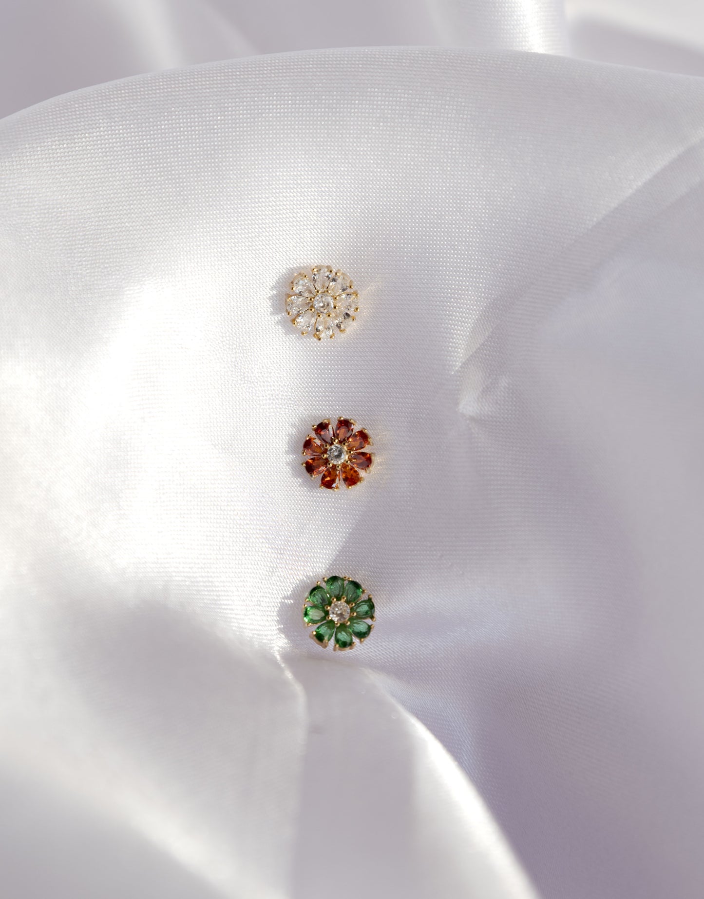 ORECCHINO MEDEA BIANCO